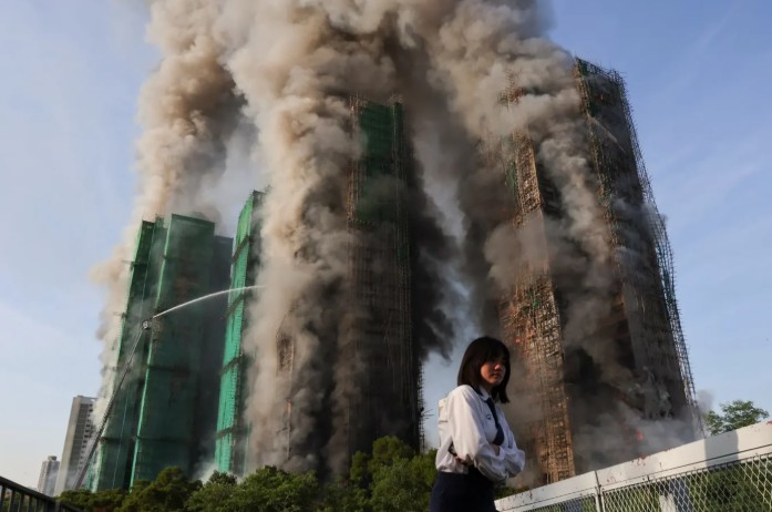 No momento, você está visualizando Incêndio em Hong Kong pode custar às seguradoras US$ 334 milhões