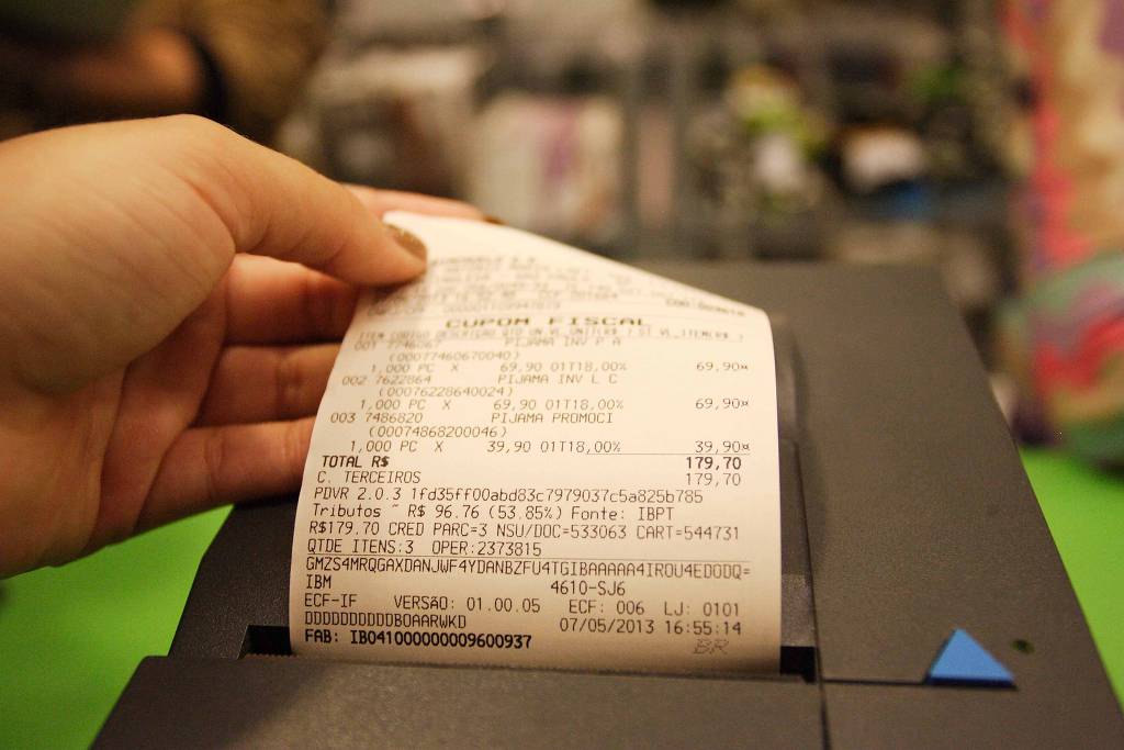 No momento, você está visualizando Reforma tributária pode mudar preços em prateleiras e sites no Brasil