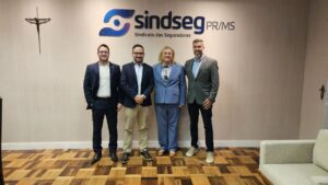 Leia mais sobre o artigo Primeira mulher a dirigir o Sindseg PR/MS e o presidente do centenário passam a compor “Conselho de Notáveis” da instituição