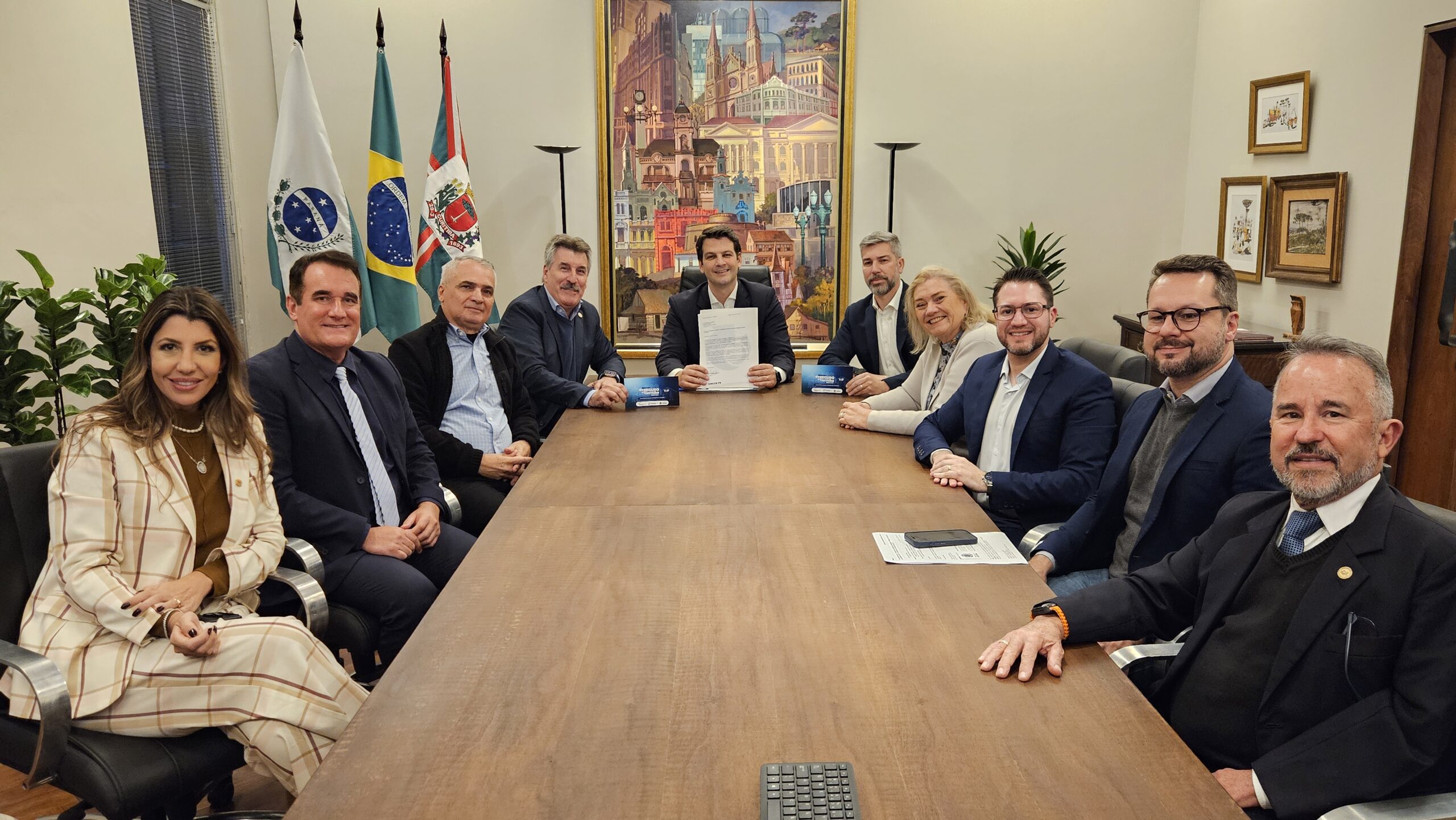 No momento, você está visualizando Prefeito de Curitiba e presidente da Câmara defendem educação securitária nas escolas