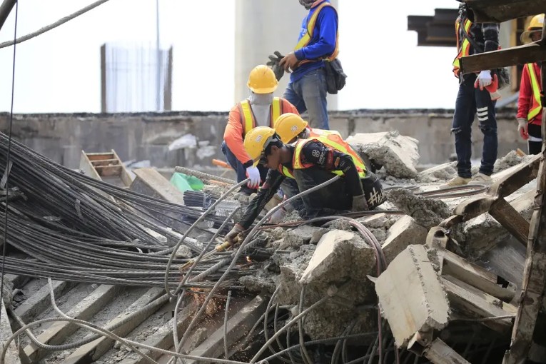 No momento, você está visualizando Terremoto na Venezuela deve gerar perdas bilionárias, mas seguros cobrirão apenas pequena parcela dos danos